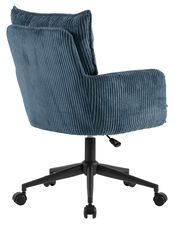 Rückansicht eines blauen Drehstuhls mit geripptem Stoffbezug und schwarzem Fußgestell auf Rollen.