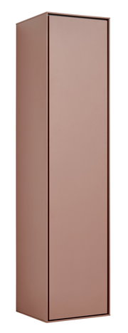 Schlanker, hoher Metallschrank in Rosé-/Kupferton mit glatter Front und schmalen Kanten, freigestellt auf Weiß, in leichter 3/4-Ansicht von vorne links