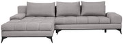 Graues Ecksofa mit linksseitiger Ottomane, frontal betrachtet.