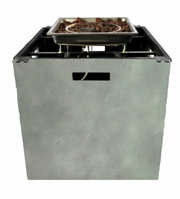 Vooraanzicht van een tafelpoot van de Comfort-Lounge met ingebouwde haard en lavasteen.