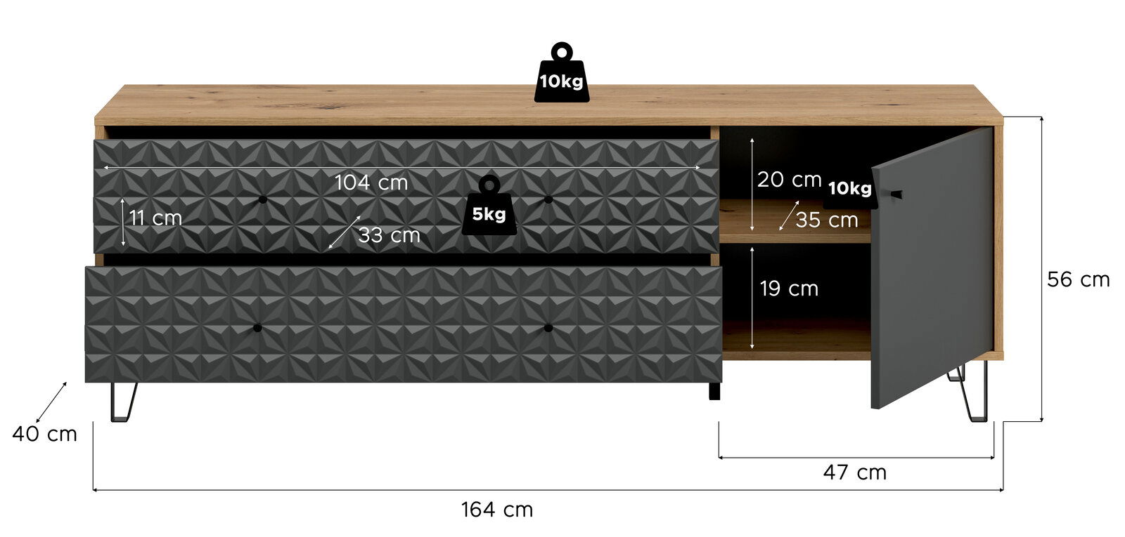 Modernes Sideboard/TV-Board mit Holzplatte und dunkelgrauen, geometrisch gemusterten Fronten, zwei Schubladen und rechtem Fach mit geöffneter Tür; Maße ca. 164 x 56 x 40 cm, Frontansicht leicht von oben.