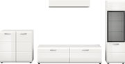 Weißes, modernes Wohnzimmermöbel-Set mit Lowboard, Hängeregal, Kommode und Vitrine mit Glastür und silbernen Griffen, frontal in leichter Schrägansicht freigestellt auf weißem Hintergrund