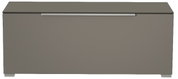 Frontansicht eines grauen TV-Lowboards der Serie BORMIO mit schlichtem Design und silbernem Griff.
