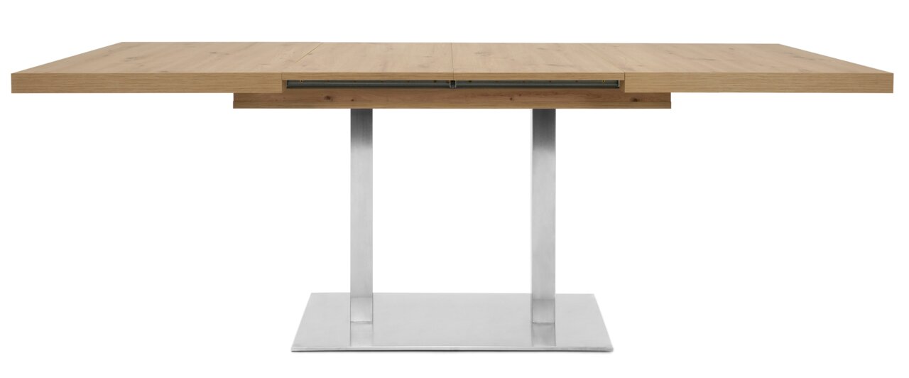 Moderne houten eettafel met metalen onderstel, gezien van voren.