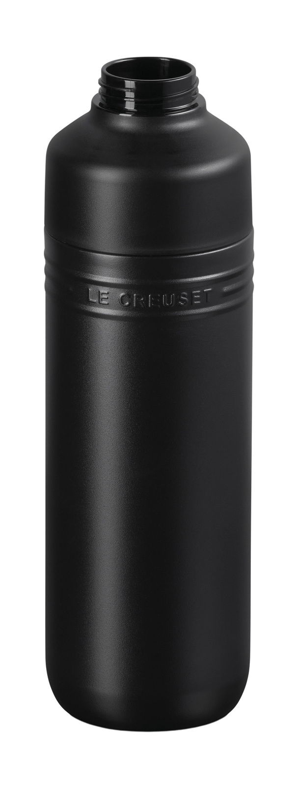 Schwarze, matte Trinkflasche mit geöffneter Oberseite, seitliche Perspektive