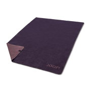 Lila Decke mit umgeschlagener Ecke und JOOP! Logo, Draufsicht