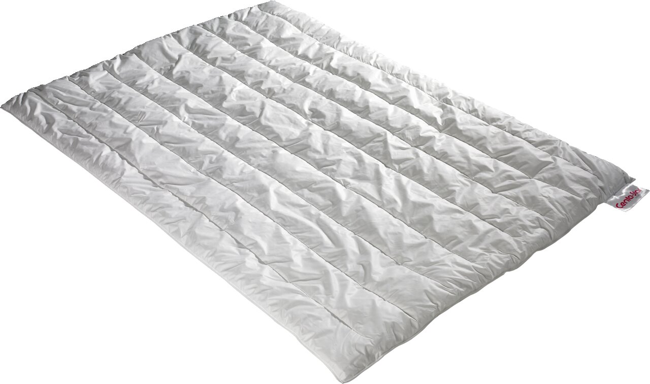 Vegan Dream Leicht Bettdecke 135x200 von Centa Star, weiße Steppdecke in schräger Draufsicht