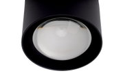 Close-up van een led-spotkop in een zwarte behuizing, gezien vanaf de onderkant.