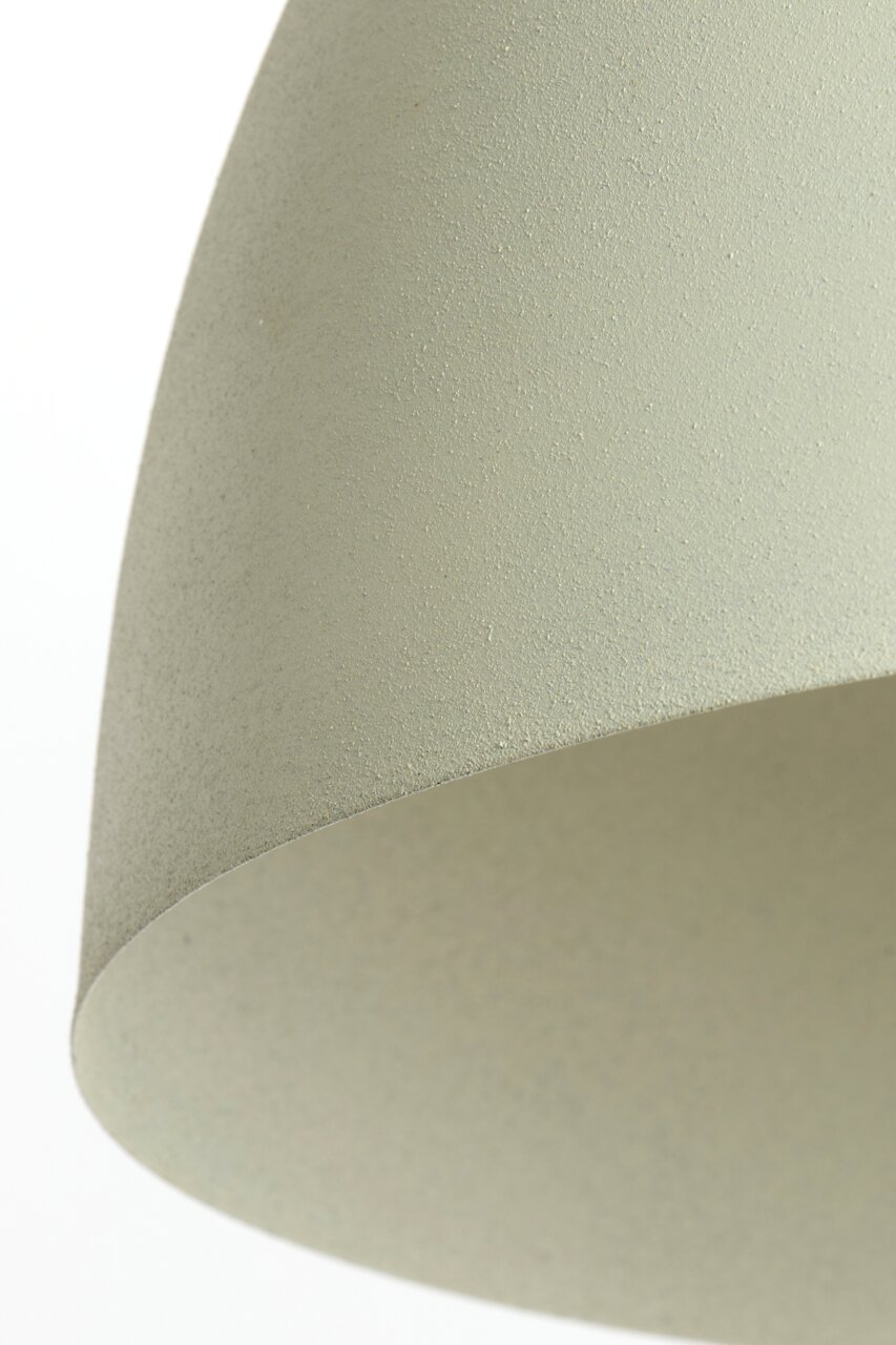 Light&Living Hängeleuchte KYLIE Nahaufnahme einer Hängeleuchte mit glatter, matter Oberfläche in hellem Grau, seitliche Perspektive.