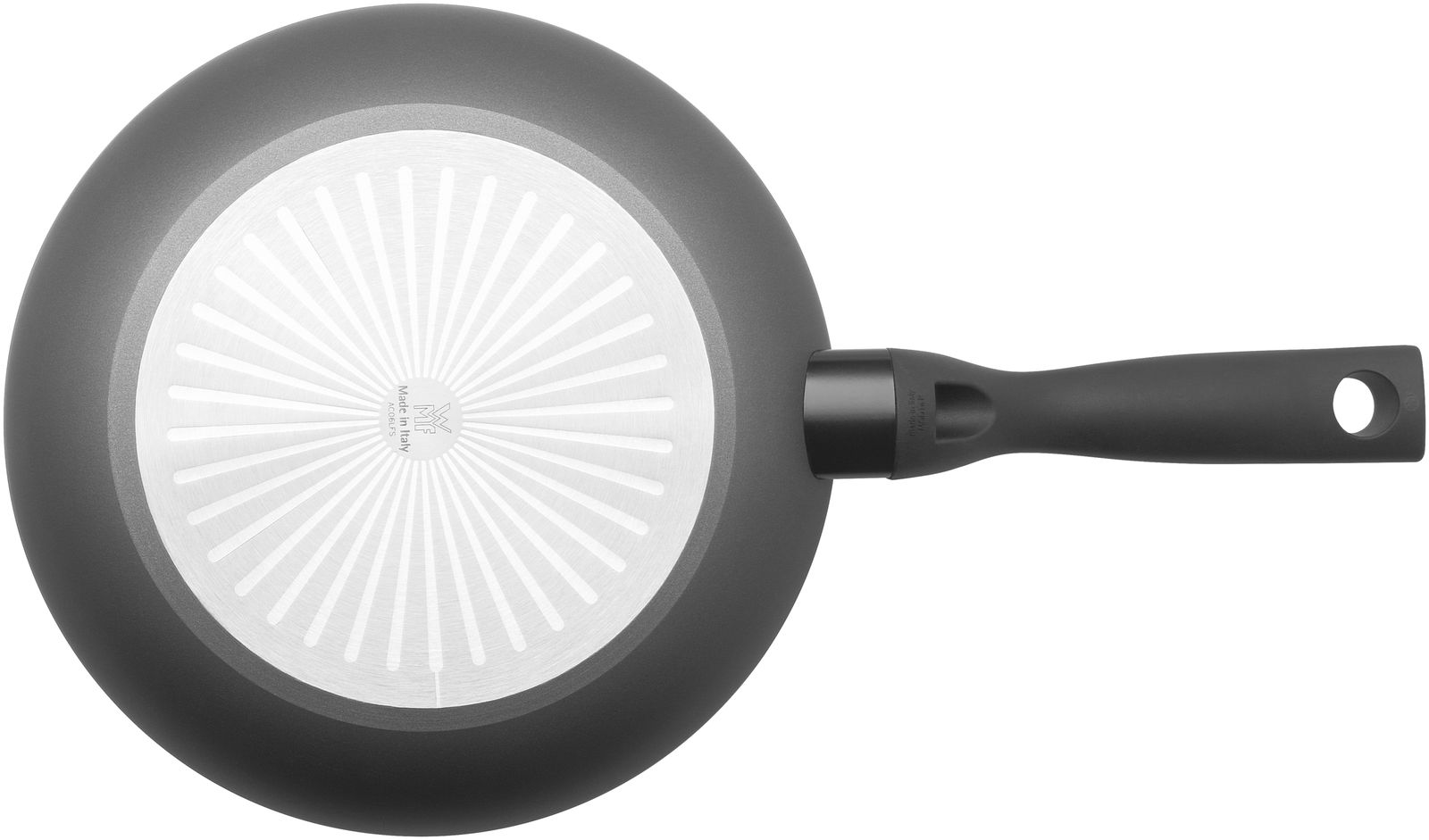 Pfanne von unten mit schwarzem Griff, zeigt die Unterseite mit kreisförmigem Muster und WMF-Logo, Perspektive von oben