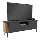 Modernes Lowboard in dunklem Design mit Holzdetails, frontal leicht von der Seite betrachtet, mit Fernseher und Dekoration.
