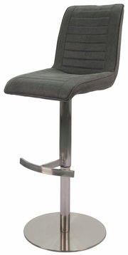 Moderner Barstuhl mit grauem, gepolstertem Sitz und Rückenlehne, verstellbarem Metallgestell und Fußstütze, seitliche Perspektive