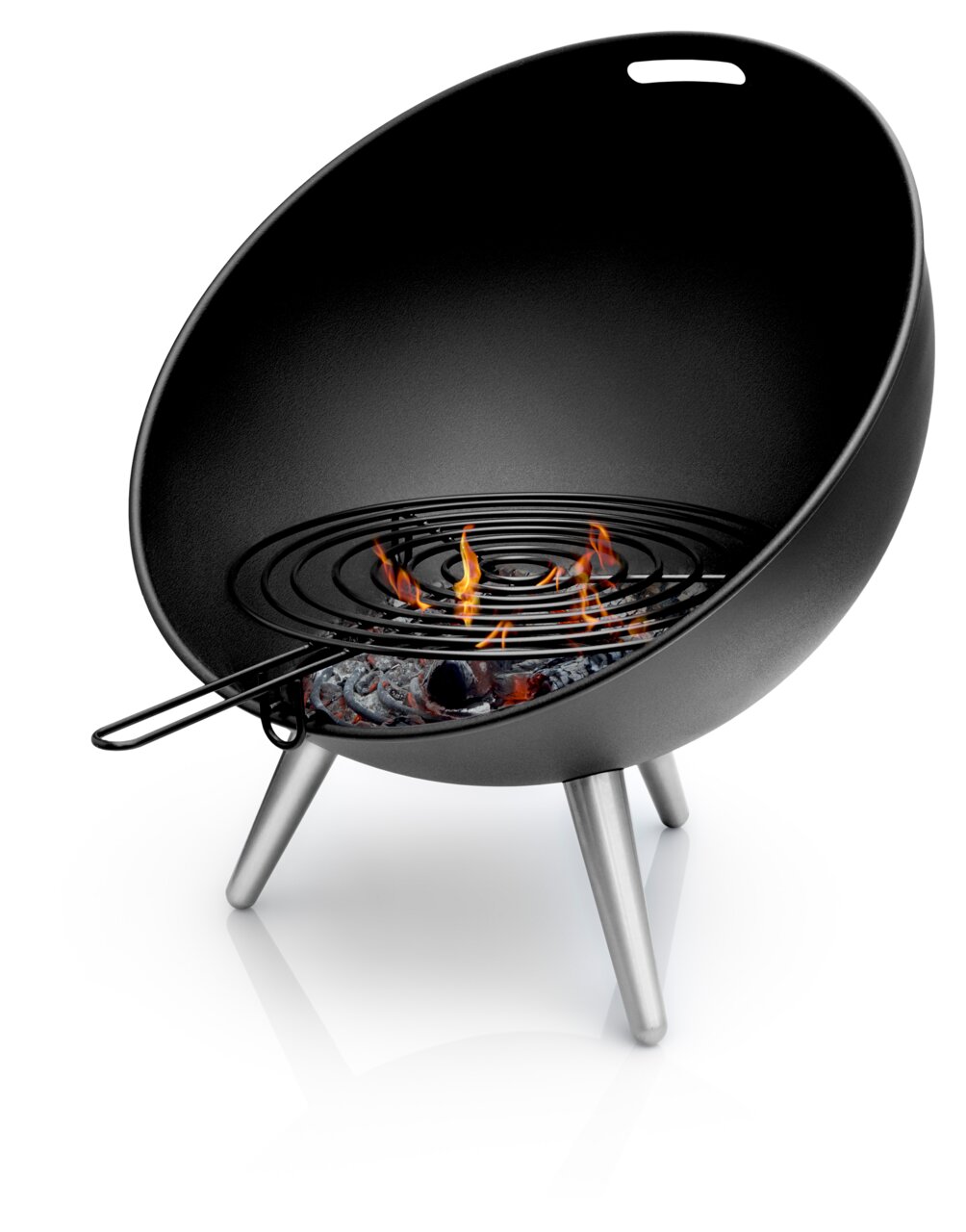 Moderne FireGlobe-grillrooster met brandend vuur, zijaanzicht.