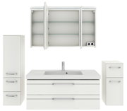 Badezimmermöbel-Set in Weiß, bestehend aus einem Waschbeckenunterschrank mit zwei Schubladen, einem hohen Schrank mit zwei Türen, einem kleinen Schrank mit einer Tür und einem Spiegelschrank mit offenen Türen, aus der Frontalperspektive.