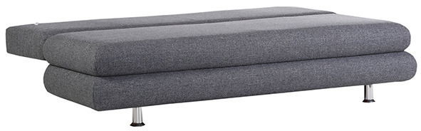 Z2 Schlafsofa REUTLINGEN Graues Funktionssofa REUTLINGEN in seitlicher Perspektive, ausgeklappt als Bett.