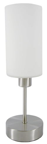 Moderne Tischleuchte mit zylindrischem, weißem Lampenschirm und silbernem Sockel, seitliche Perspektive