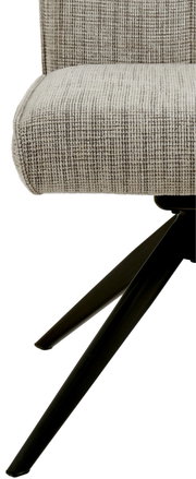 Nahaufnahme eines modernen Stuhls mit gepolstertem Sitz in beige-grauer Textur und schwarzen Metallbeinen, seitliche Perspektive.