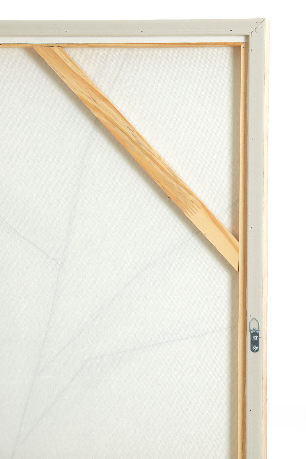 Rückansicht eines Wandornaments mit Holzrahmen und Aufhängevorrichtung.