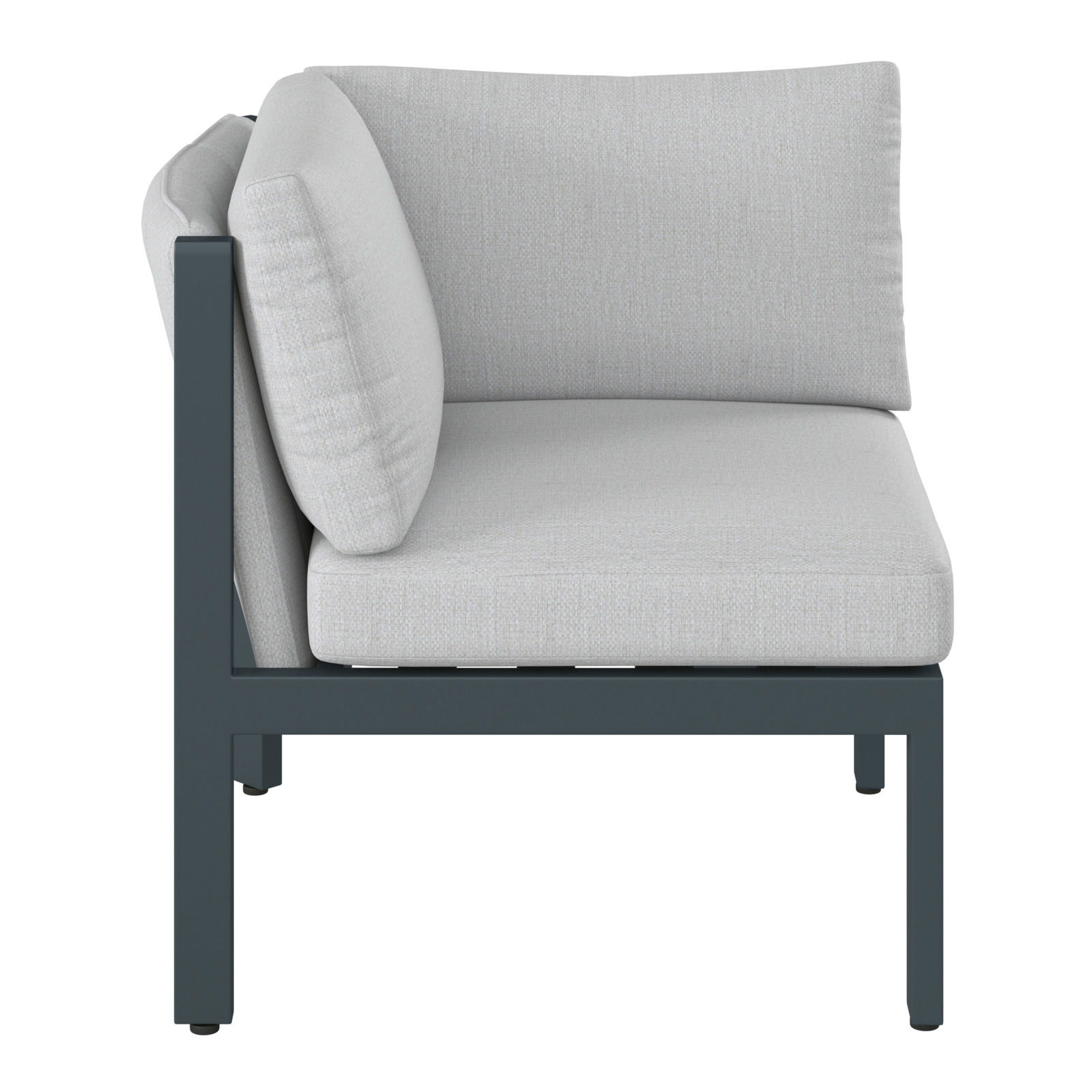Seitenansicht eines Lounge-Ecksofas mit hellgrauen Kissen und einem dunklen Metallrahmen.