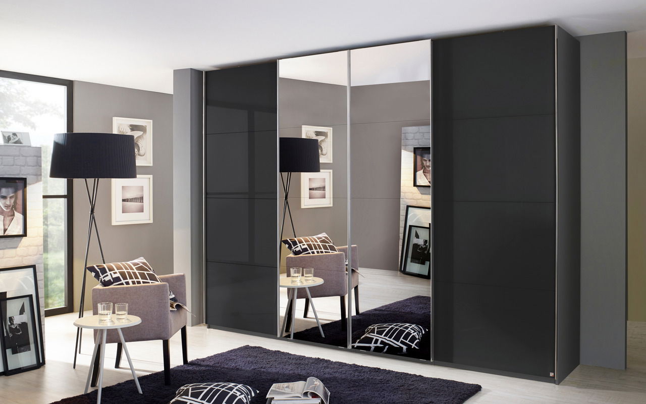 Novel Schwebetürenschrank SALIGO Moderner Schwebetürenschrank in dunklem Design mit Spiegel, seitliche Perspektive