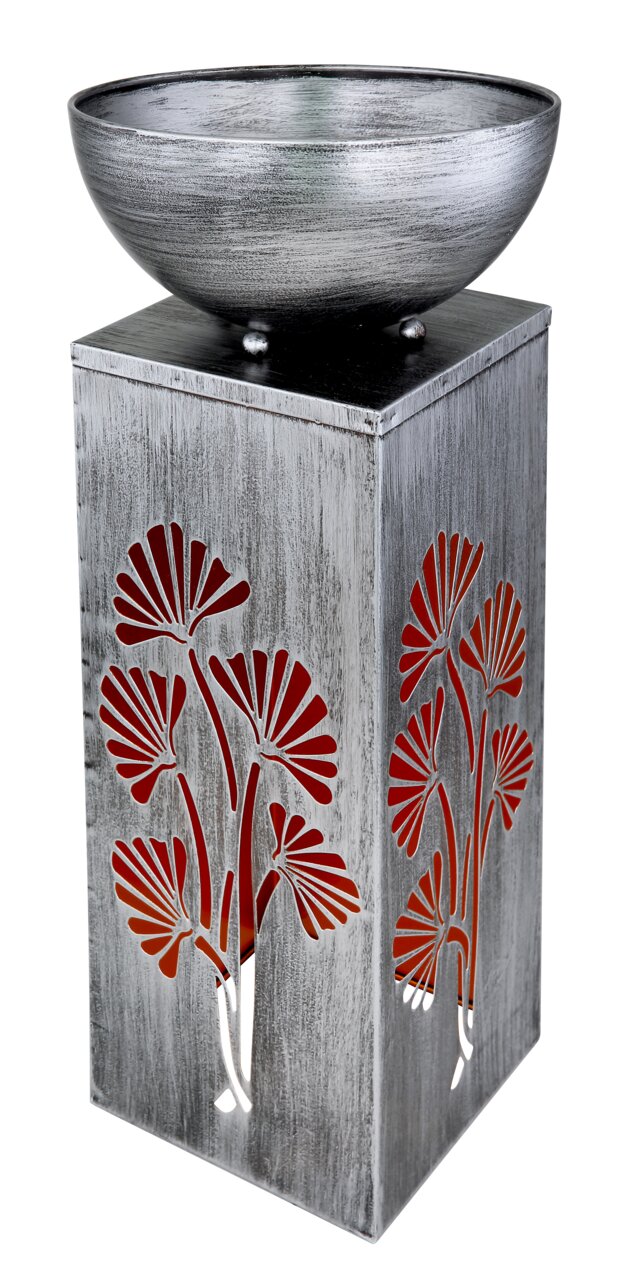 Silberne Solarleuchte mit floralem Muster, seitliche Perspektive