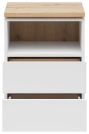 Frontansicht einer modernen Nachtkommode mit zwei offenen Schubladen und einem offenen Fach, weiße Fronten und eine Holzoberfläche.