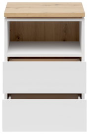 Frontansicht einer modernen Nachtkommode mit zwei offenen Schubladen und einem offenen Fach, weiße Fronten und eine Holzoberfläche.
