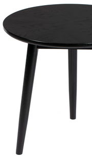 Runder schwarzer Couchtisch aus Holz mit drei Beinen, seitliche Perspektive