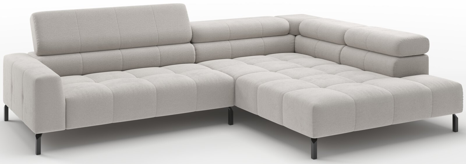 Lichtgrijze, gestoffeerde L-vormige hoekbank met chaise longue rechts, blokstiksel en zwarte metalen poten, getoond in schuin vooraanzicht op witte achtergrond.