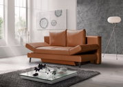 Braunes Querschläfer-Sofa in modernem Wohnzimmer, seitliche Perspektive
