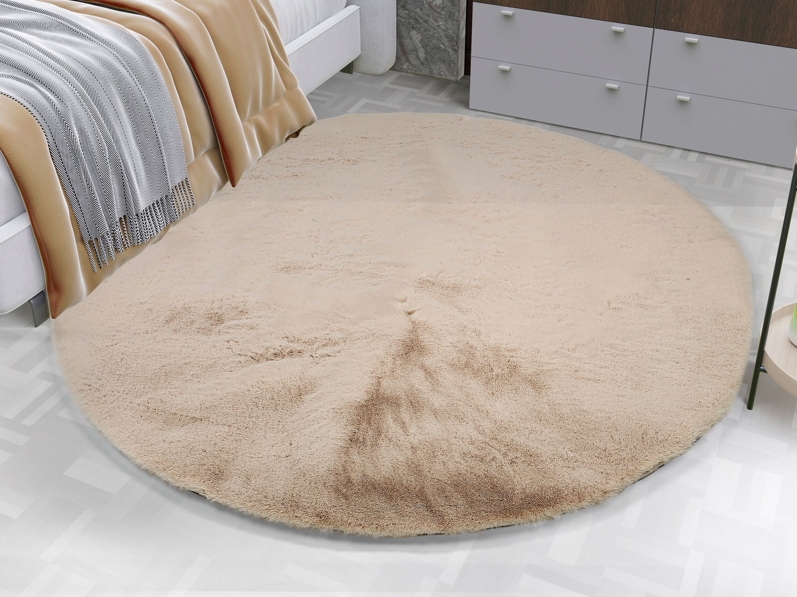 OCI Fellteppich ROCKY SOFT Runder, beiger Fellteppich in einem modernen Schlafzimmer, aus der Vogelperspektive betrachtet.