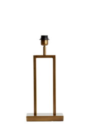 Moderner Lampenfuß in rechteckiger Form aus Metall in goldener Farbe, frontal abgebildet.