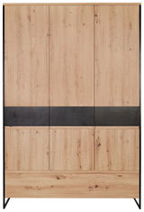 Frontansicht eines dreitürigen Kleiderschranks aus Holz mit dunklem Akzentstreifen.