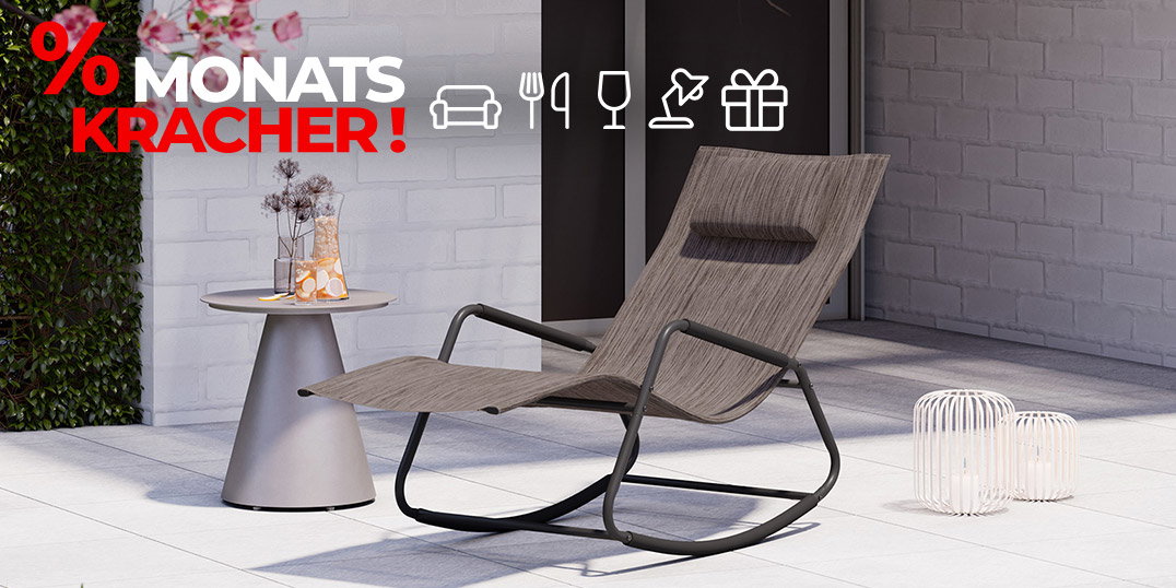 Gartenlounge mit modernem Schaukelstuhl, Beistelltisch und Deko, Werbetext „% MONATS KRACHER!“