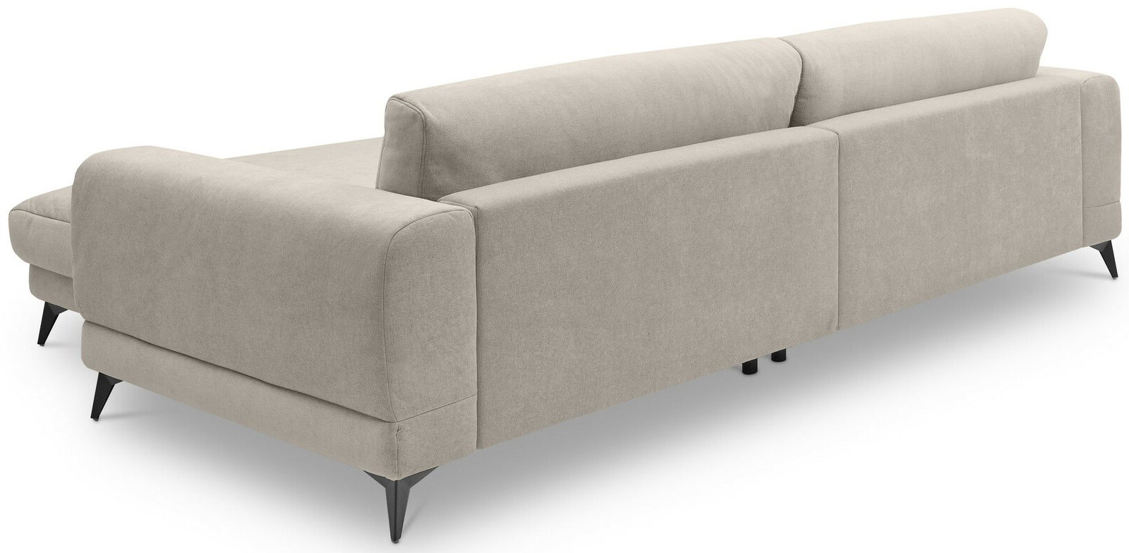 Rückansicht eines beigen Sofas mit schwarzen Füßen, perspektivisch von hinten rechts aufgenommen.