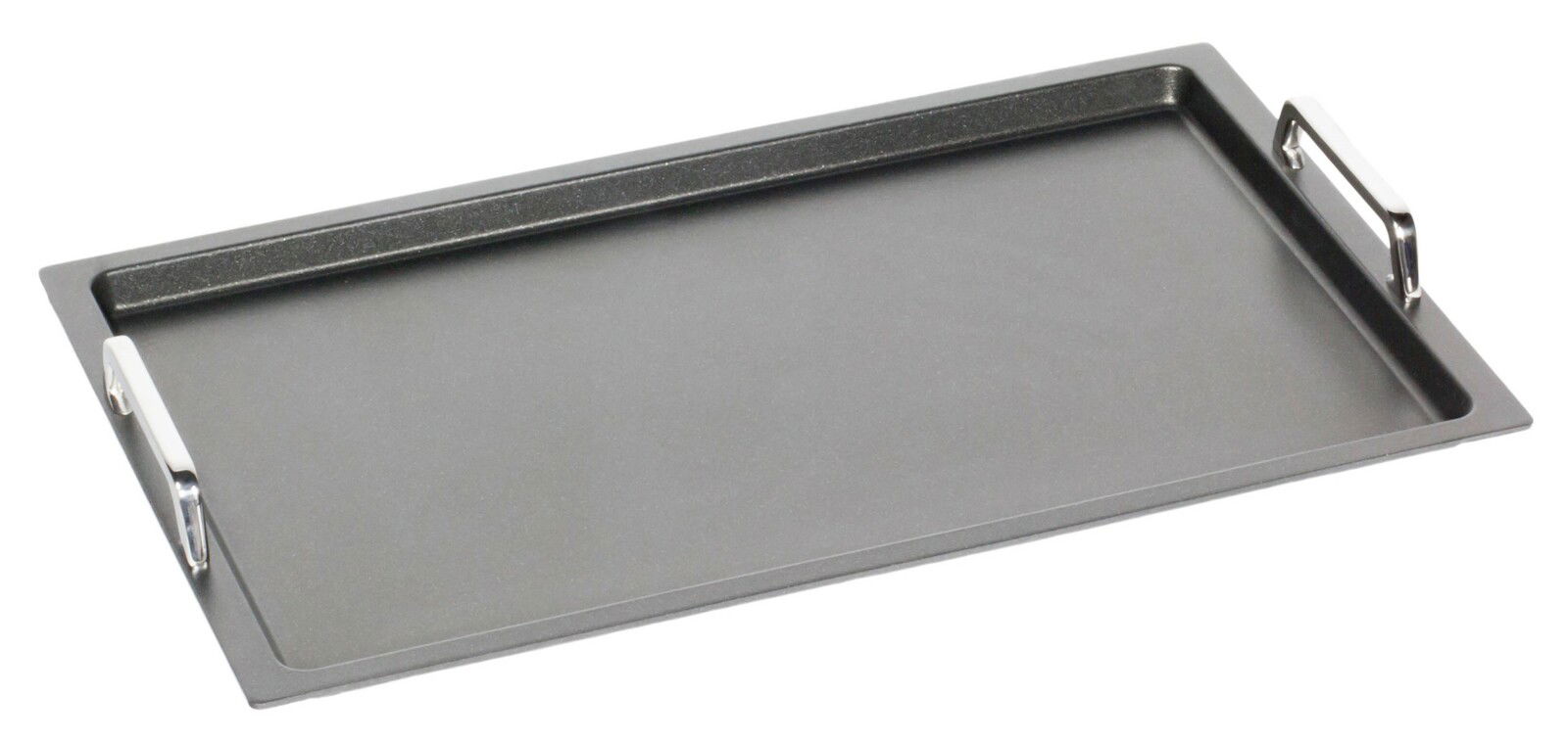 AMT Grillplatte 37x33cm Schwarze Grillplatte mit silbernen Griffen, schräg von oben fotografiert.