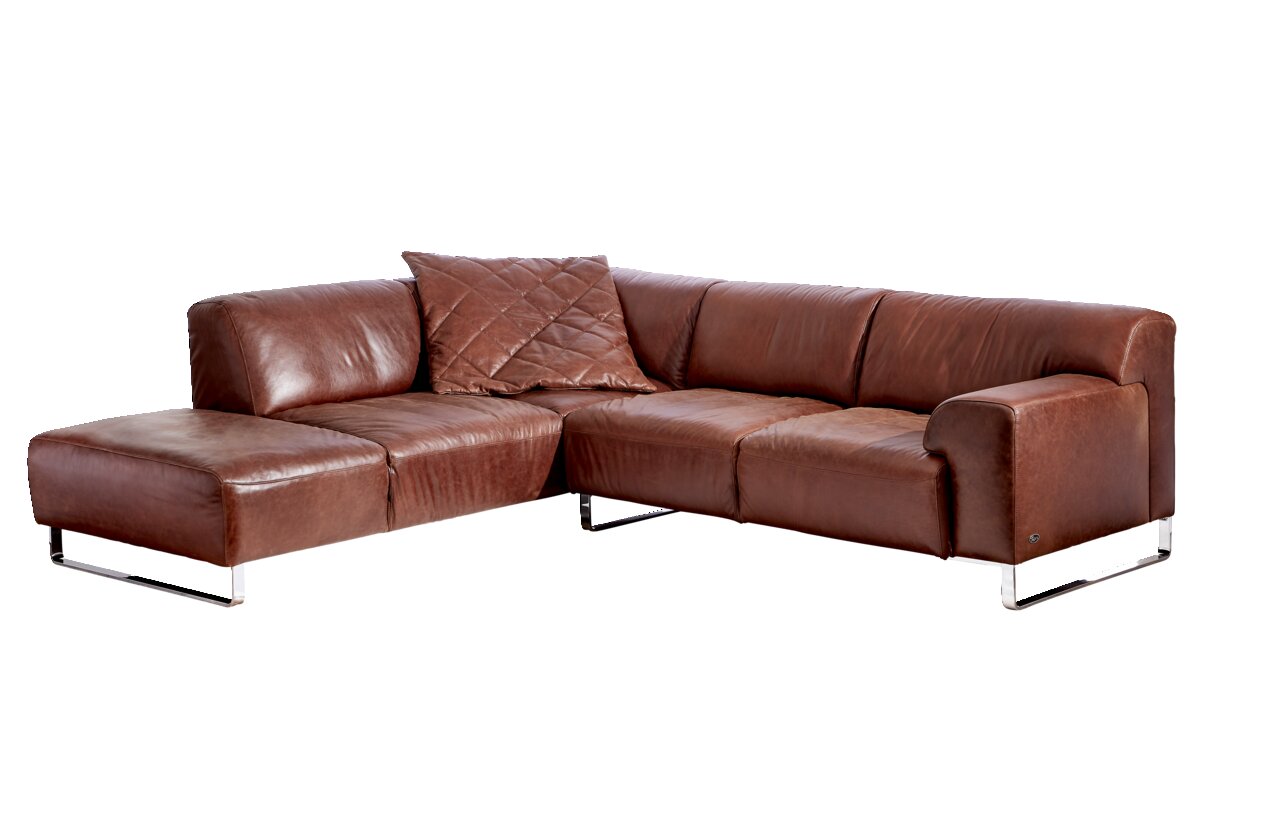 W. Schillig Ecksofa 20550 ALESSIIO Braune Ledercouch in L-Form mit Kissen, seitliche Perspektive
