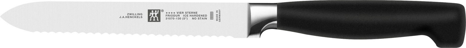 Seitenansicht eines Küchenmessers mit schwarzem Griff und gezahnter Klinge, Teil des 7-teiligen Messerblocks Vier Sterne.