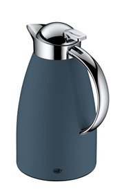 Dunkelblaue Isolierkanne mit glänzendem Chromdeckel und ergonomischem Griff, Ansicht schräg von vorn/oben vor weißem Hintergrund