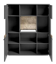 Frontale Ansicht eines modernen Highboards mit offenen und geschlossenen Fächern in dunklem Holzdesign.