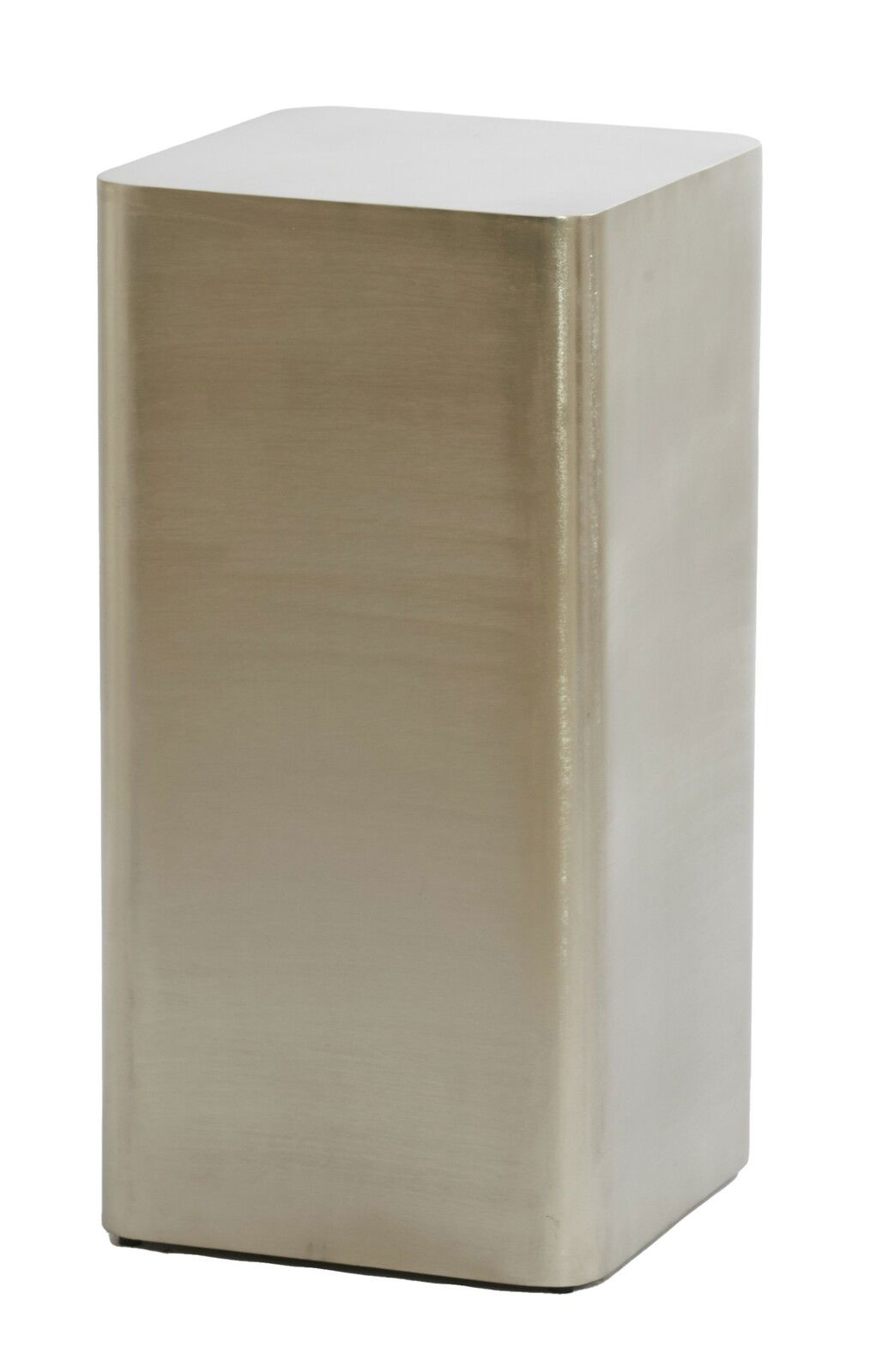 Metallische Säule in rechteckiger Form, silberfarben, mit glatter Oberfläche. Perspektive von schräg oben.