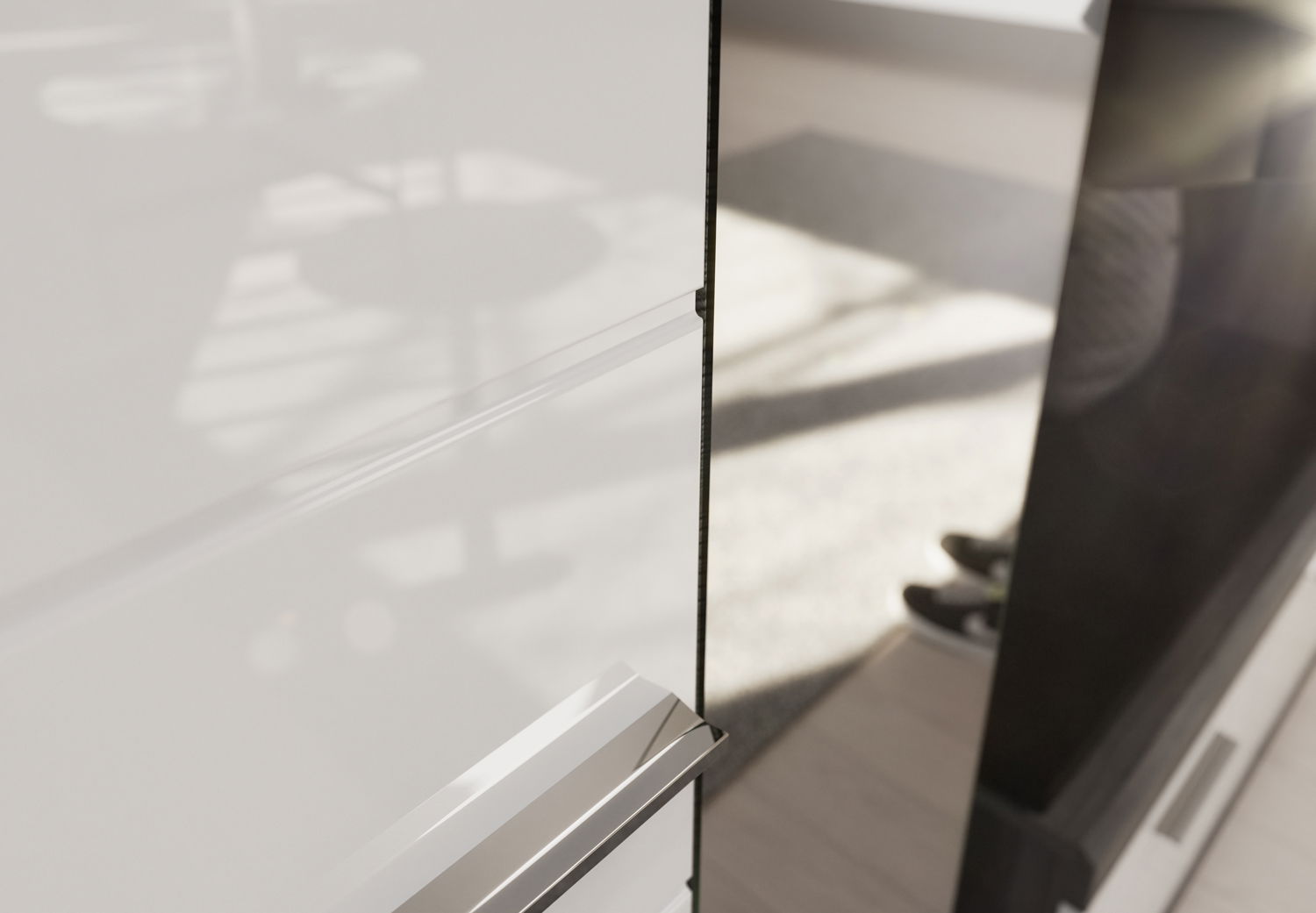 Nahaufnahme eines modernen, glänzenden Garderobenschranks mit klaren Linien und reflektierender Oberfläche, seitliche Perspektive.