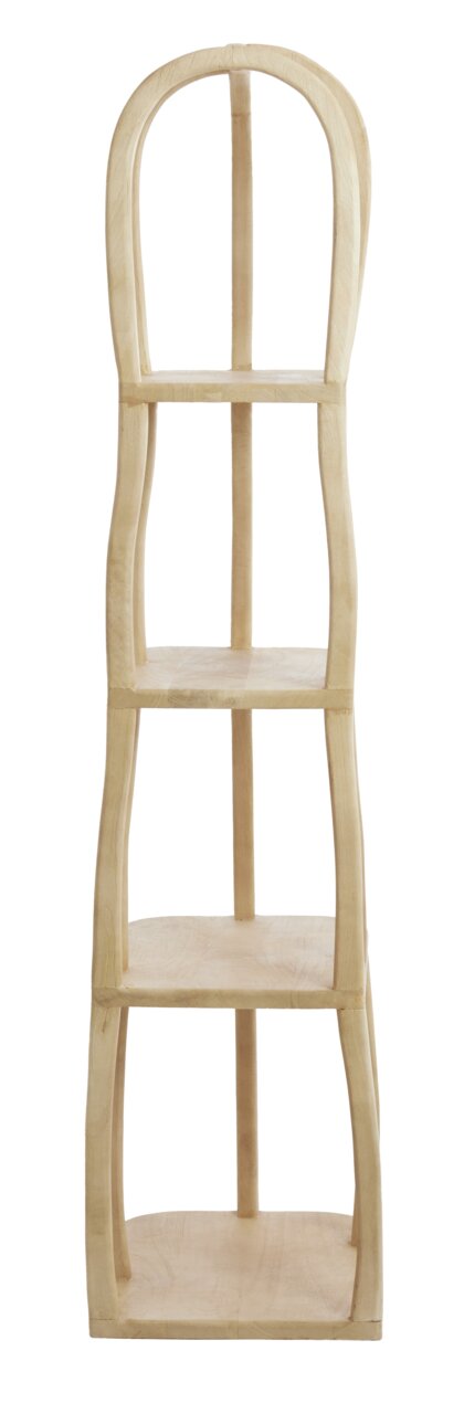 Holz-Standregal mit vier Ebenen, frontal betrachtet, in natürlicher Holzfarbe.