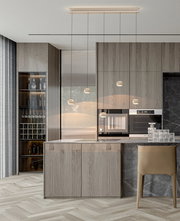 Moderne LED-Pendelleuchte in einer stilvollen Küche, seitliche Perspektive