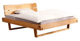 Holzbalkenbett mit Kopfteil, seitliche Perspektive, 180x200 cm, natürliche Holzoptik
