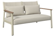Gartenlounge-Set mit beigem Stoff und Holzarmlehnen, seitliche Perspektive