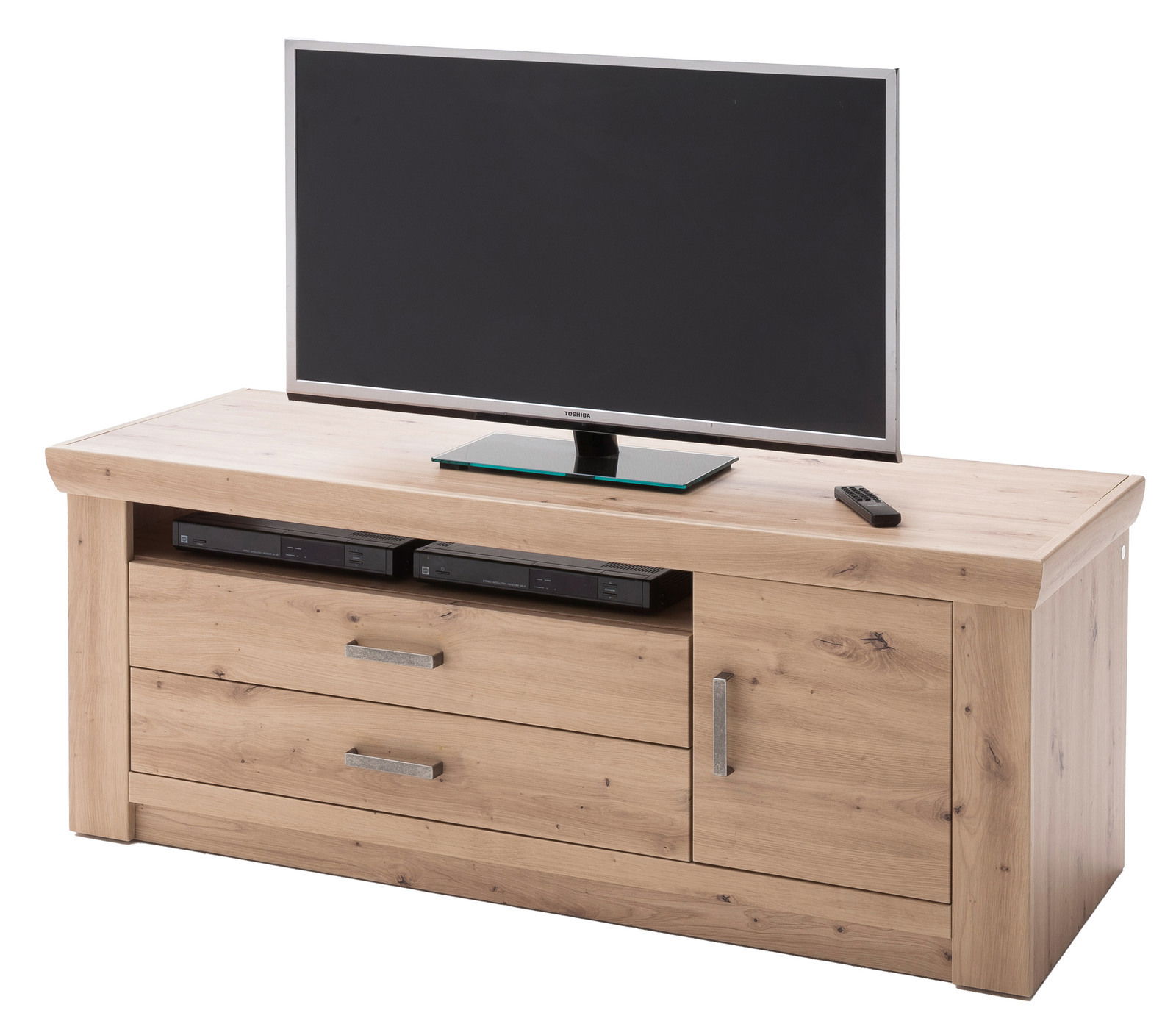 TV-Lowboard aus Holz mit zwei Schubladen und einer Tür, darauf ein Flachbildfernseher und eine Fernbedienung, Perspektive von vorne