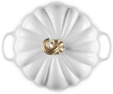 Weißer Kürbis-Bräter mit goldfarbenem Griff, Draufsicht