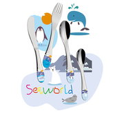 Kinderbesteck SEAWORLD 4-tlg. mit bunten Meeresmotiven, bestehend aus Messer, Gabel, Löffel und Teelöffel, von oben fotografiert.