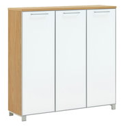 Moderner XL-Schuhschrank aus der Serie SANTINA mit drei Türen, Holzoptik und weißer Front, seitliche Perspektive